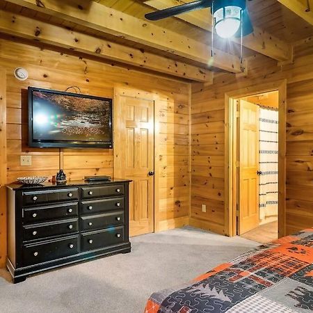Cabin-N-Smokys! Indoor Resort Pool Views Hot Tub Game Room Sevierville Extérieur photo