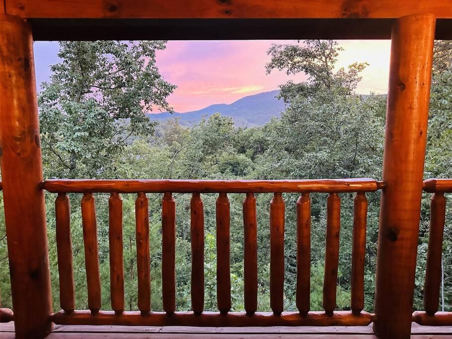 Cabin-N-Smokys! Indoor Resort Pool Views Hot Tub Game Room Sevierville Extérieur photo