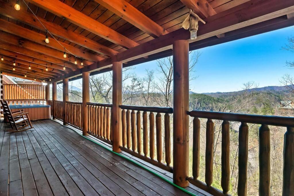 Cabin-N-Smokys! Indoor Resort Pool Views Hot Tub Game Room Sevierville Extérieur photo
