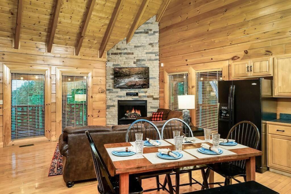Cabin-N-Smokys! Indoor Resort Pool Views Hot Tub Game Room Sevierville Extérieur photo