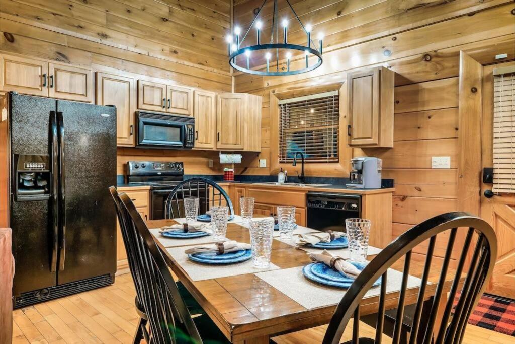 Cabin-N-Smokys! Indoor Resort Pool Views Hot Tub Game Room Sevierville Extérieur photo