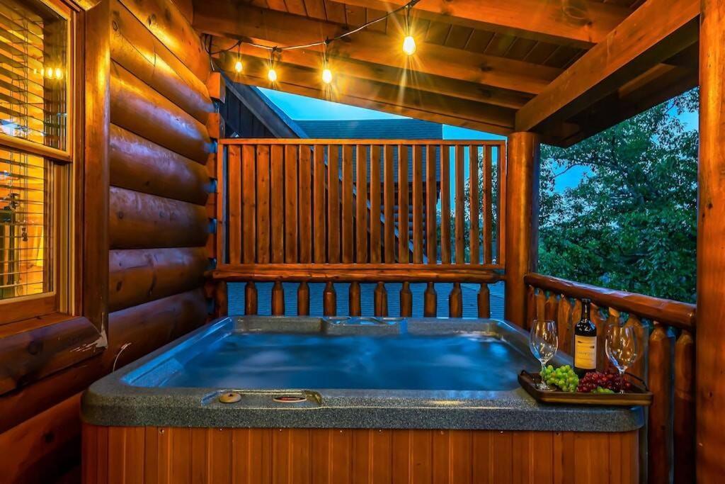 Cabin-N-Smokys! Indoor Resort Pool Views Hot Tub Game Room Sevierville Extérieur photo