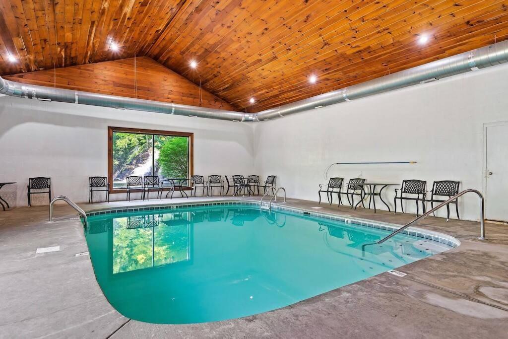 Cabin-N-Smokys! Indoor Resort Pool Views Hot Tub Game Room Sevierville Extérieur photo
