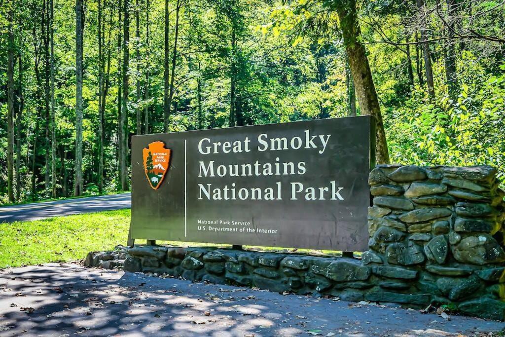 Cabin-N-Smokys! Indoor Resort Pool Views Hot Tub Game Room Sevierville Extérieur photo